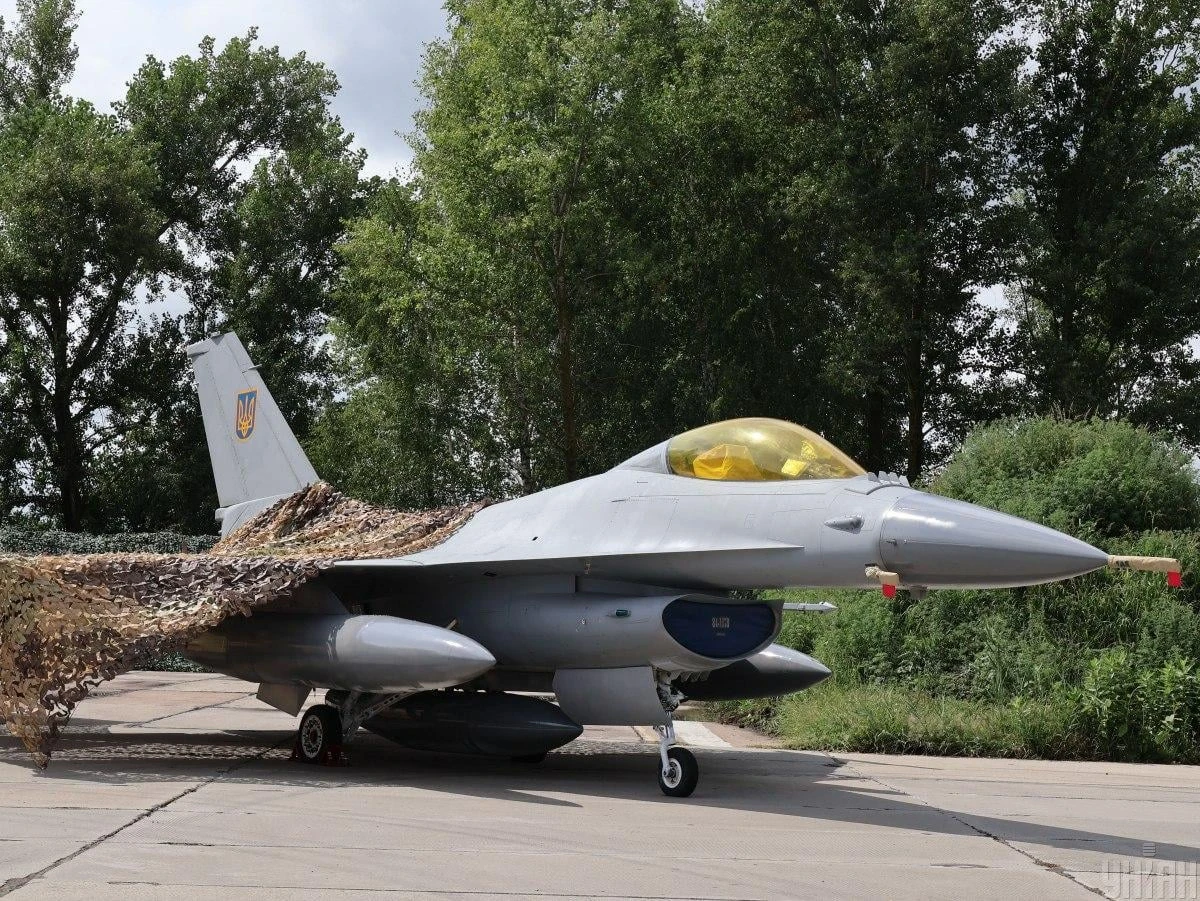 Пілот F-16 «Фантом» розповів про дефіцит ракет і використання бортових гармат