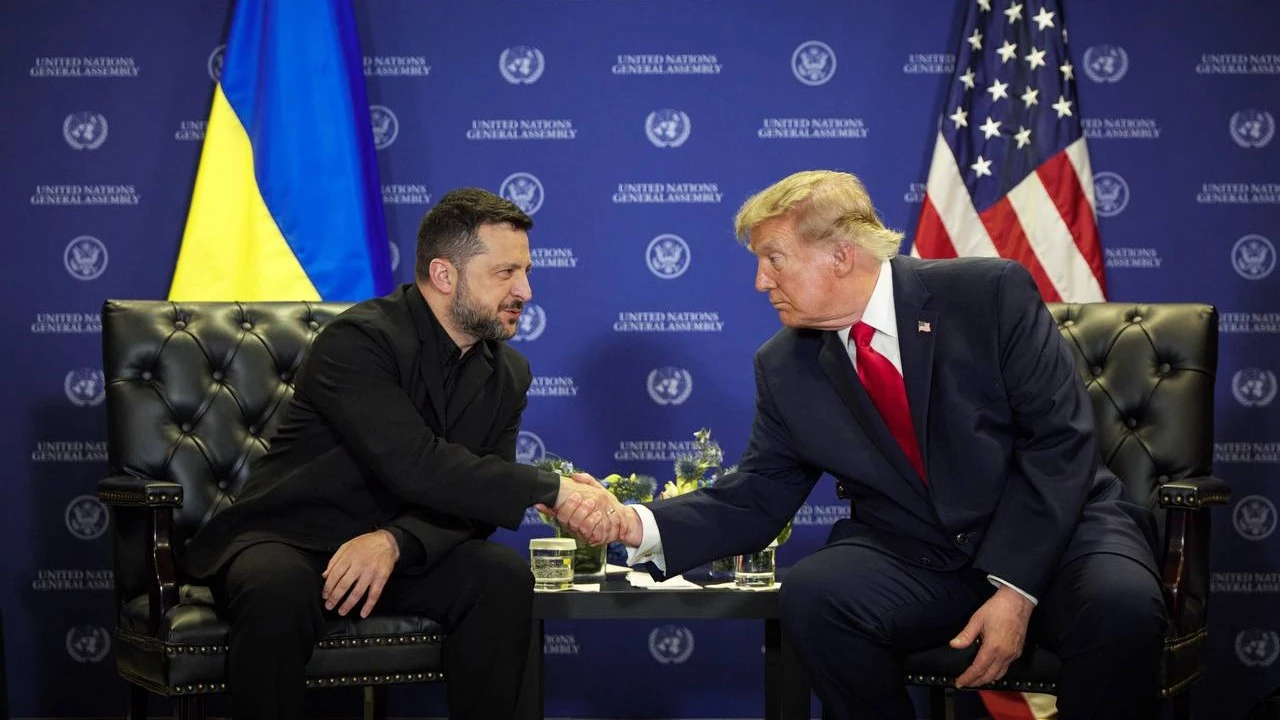 Трамп 28 вересня оголосив прохання до Зеленського щодо ударів по НПЗ РФ
