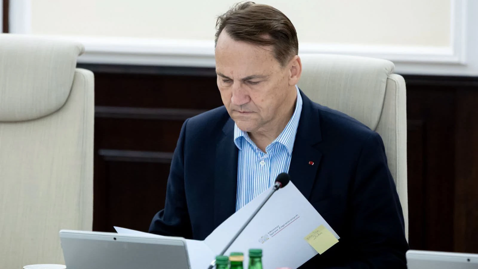 Хронологія відповіді Сікорського Маску щодо фінансування України